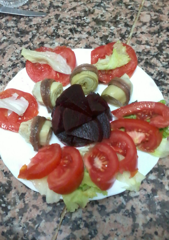 Una foto de Cena con anchoas y remolacha