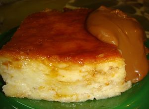 Una foto de Budín de pan y manzana