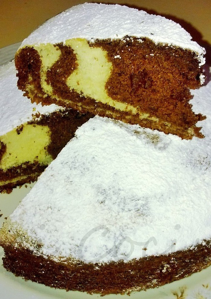 Una foto de Torta marmolada royal