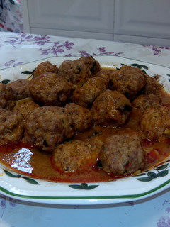 Una foto de Albóndigas en salsa de vegetales