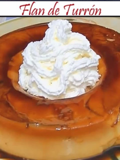 Una foto de Flan de turrón