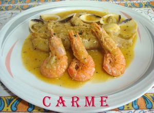 Una foto de Rape con almejas y gambas en salsa