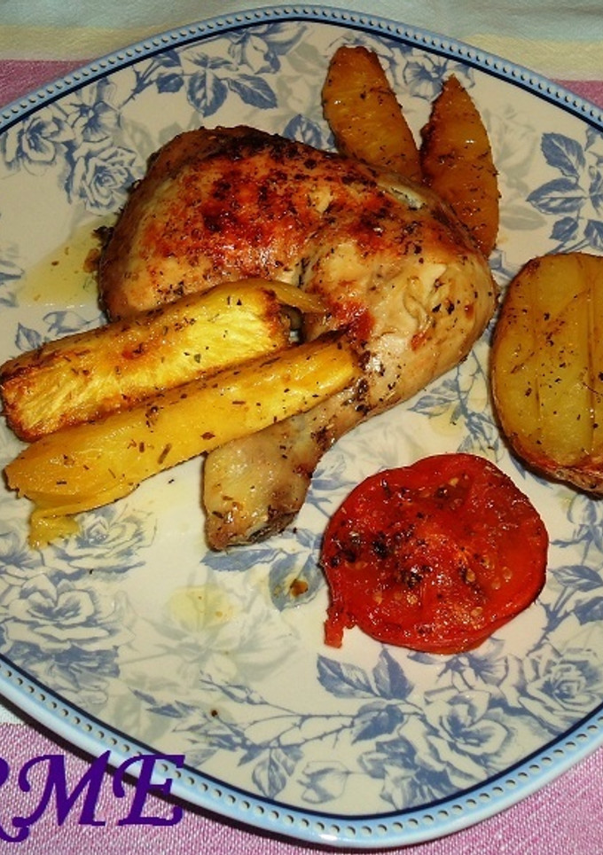 Una foto de Pollo asado al horno con piña y guarnición (dieta)