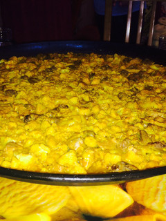 Una foto de Paella de coliflor y costillas