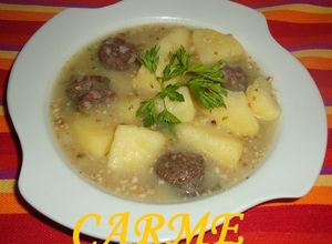 Una foto de Patatas cocidas con botifarra negra