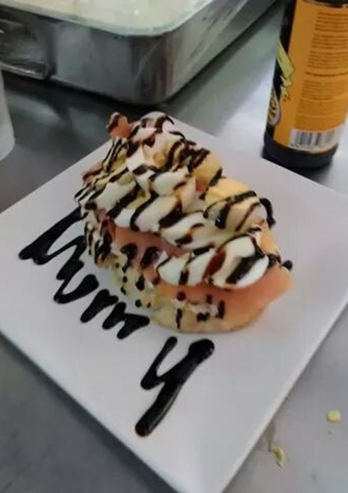 Una foto de Tosta de salmón ahumado de Uga