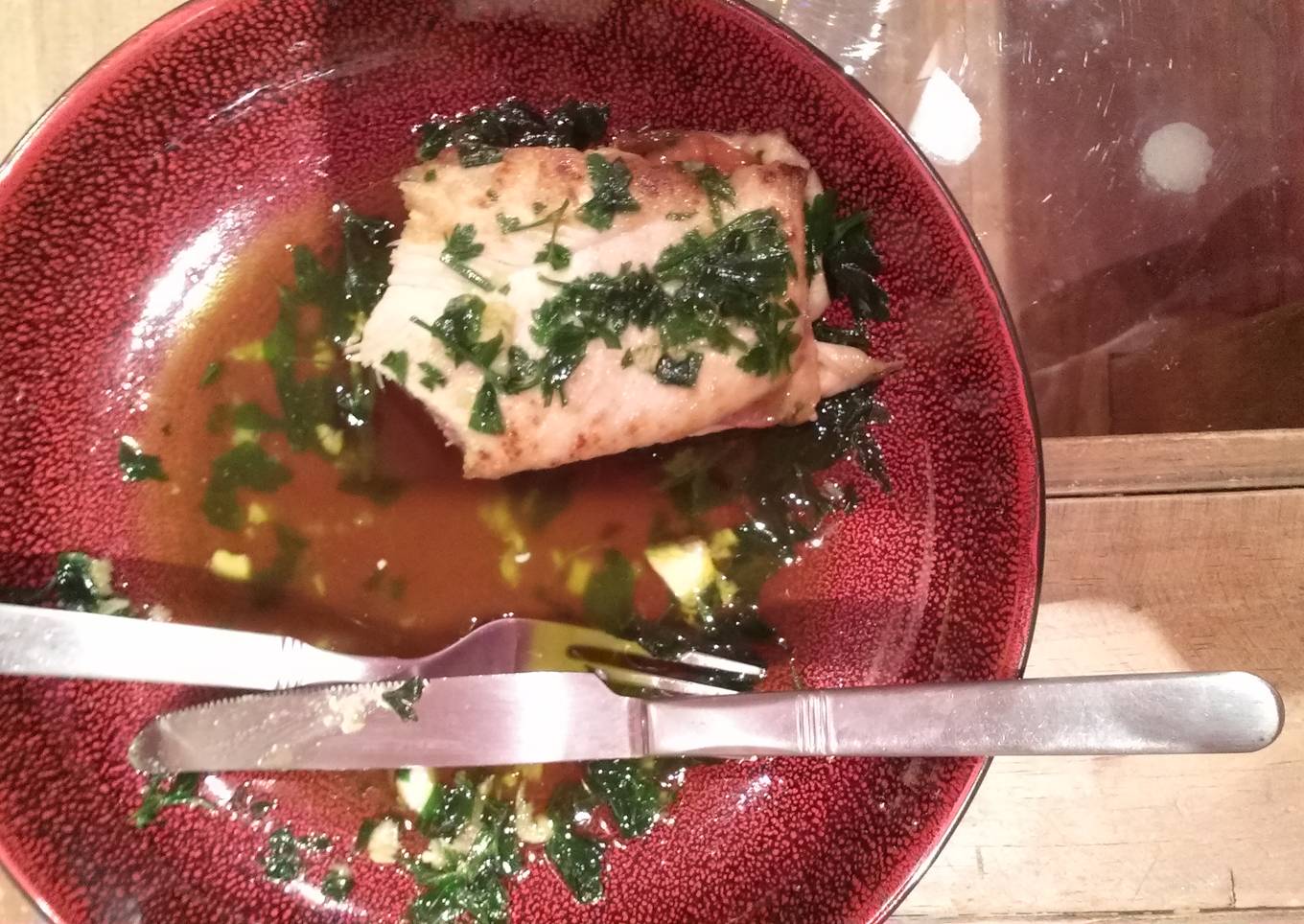 Pechuga con jamón serrano y salsa