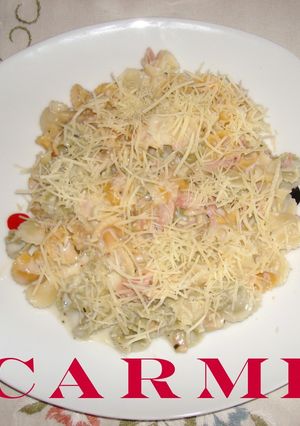 Una foto de Pasta tricolor con bechamel para niños y mayores