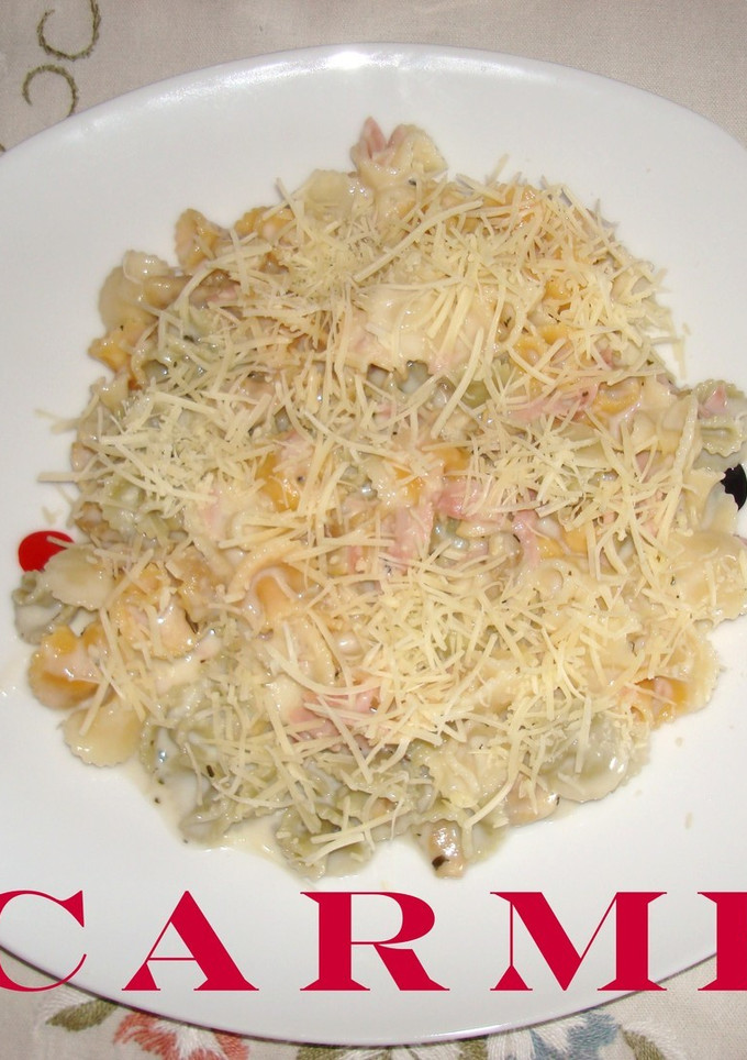 Una foto de Pasta tricolor con bechamel para niños y mayores