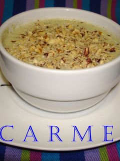 Una foto de Crema de calabacín con paté ibérico y nueces