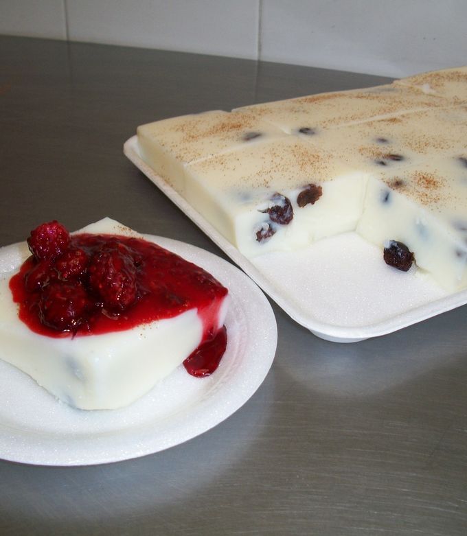 Una foto de Natillas con moras