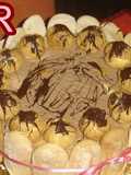 Tarta de Gianduja con profiteroles