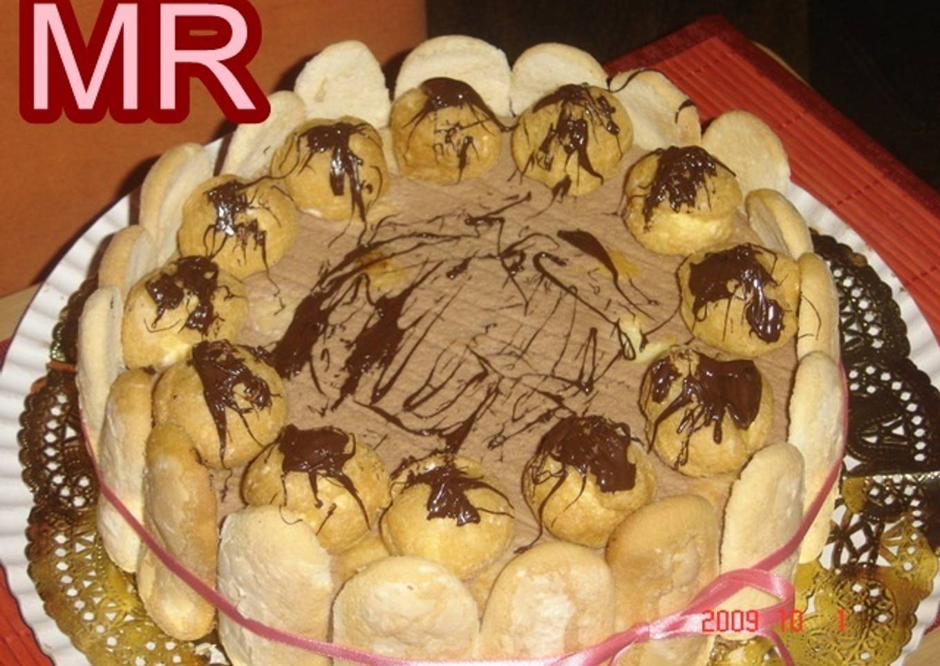 Tarta de Gianduja con profiteroles