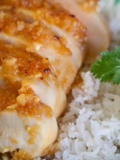 Una foto de Asado de pollo con salsa de piña al jengibre