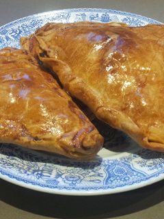 Una foto de Empanadas de carne al horno con pasta brisa