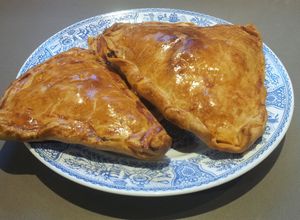 Una foto de Empanadas de carne al horno con pasta brisa