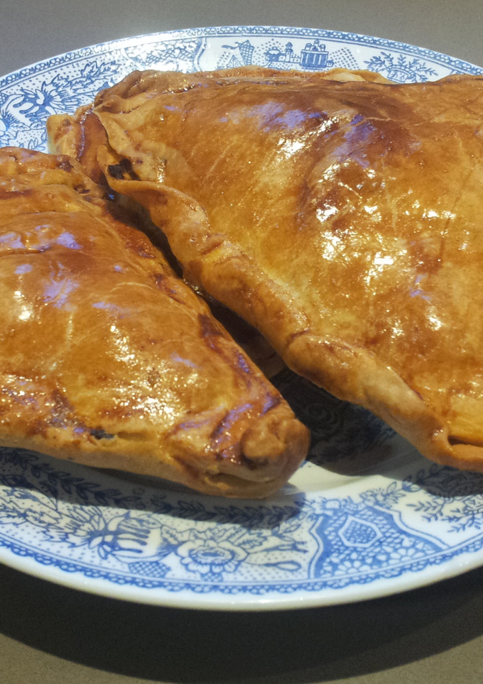 Una foto de Empanadas de carne al horno con pasta brisa