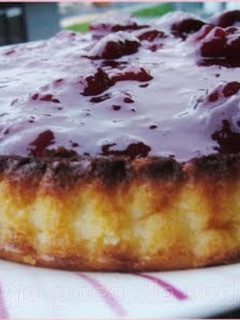 Una foto de Tarta de queso y yogur con mermelada