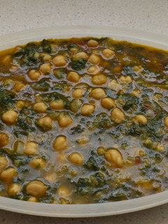 Una foto de Guiso de garbanzos y verduras