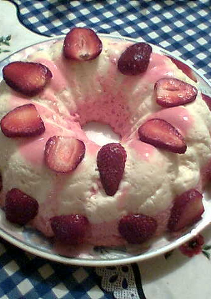 Una foto de Bavarois de dos leches con frambuesas