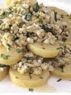 Foto principal de Ensalada de papas, aceitunas y huevo