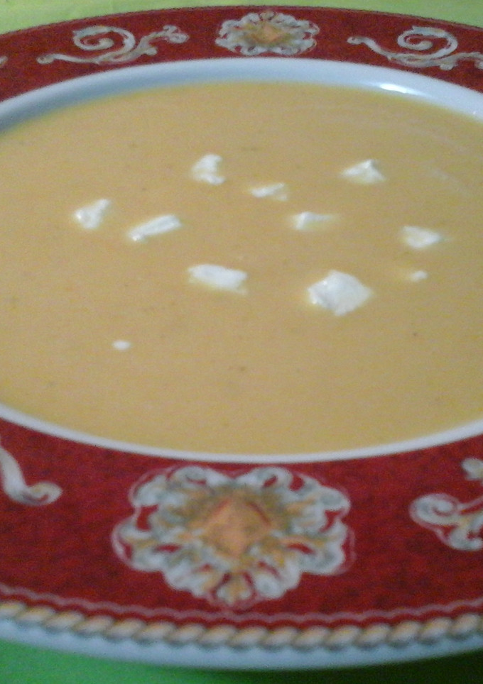 Una foto de Crema de calabaza y queso de cabra