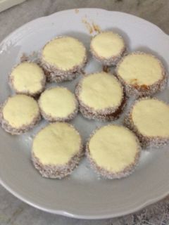 Una foto de Alfajorcitos de maizena caseros