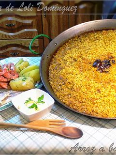 Una foto de Arroz a banda a la forma tradicional
