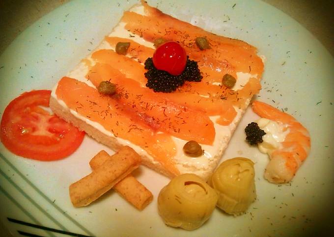 Foto principal de Tosta con queso crema y salmón ahumado