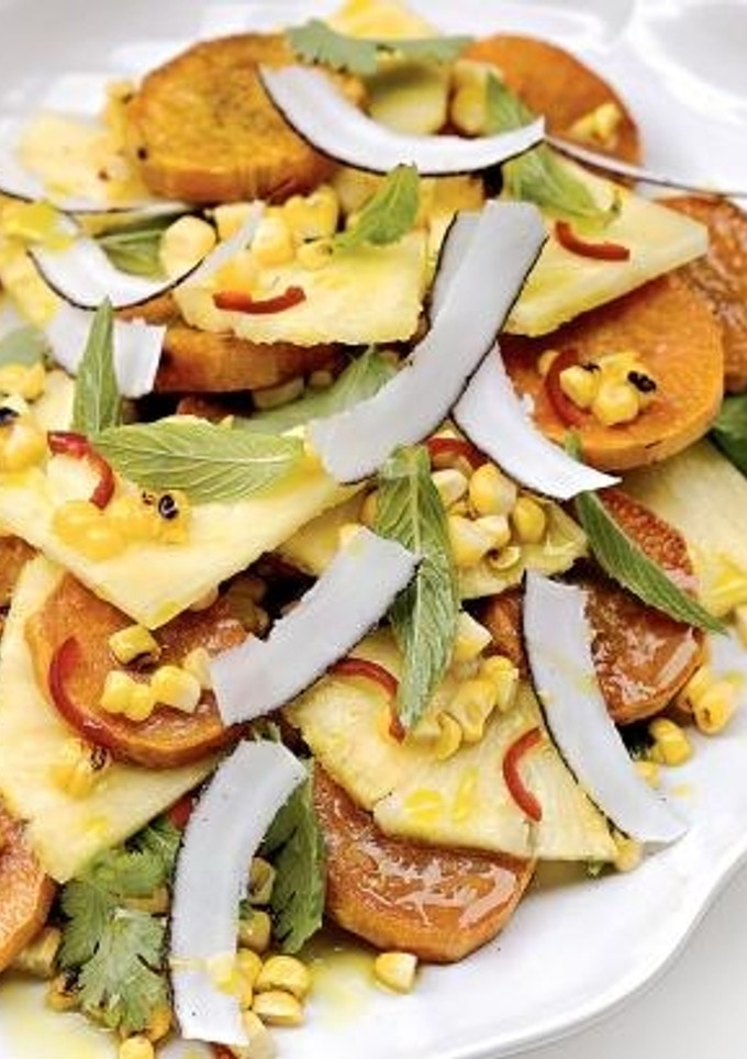 Una foto de Ensalada templada de patatas con piña