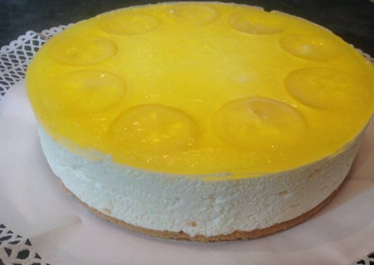 Tarta de mousse de limón tradicional