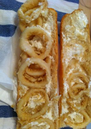 Una foto de Bocadillo de calamares 