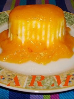 Una foto de Volcán de caqui y queso fresco