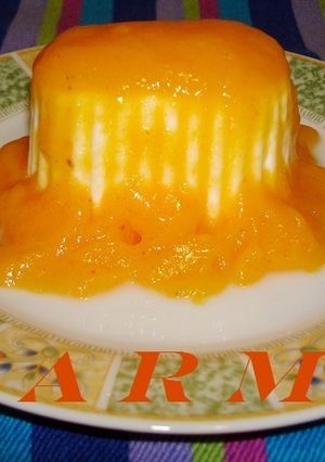 Una foto de Volcán de caqui y queso fresco