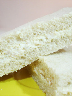 Una foto de Sandwich frío de pollo