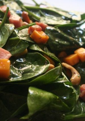 Una foto de Ensalada de espinacas con jamón york
