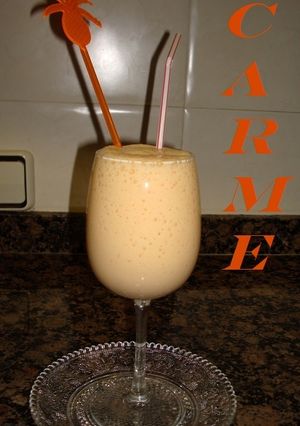 Una foto de Batido de piña y caqui light