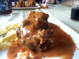 Rabo de toro con vino blanco