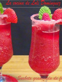 Una foto de Sorbete granizado de frutos rojos