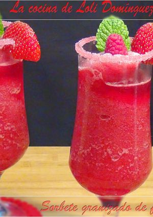 Una foto de Sorbete granizado de frutos rojos