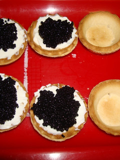 Una foto de Tartaletas de aguacate y caviar