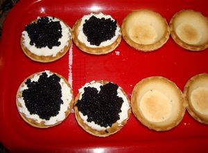 Una foto de Tartaletas de aguacate y caviar