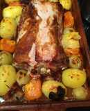 Carré de cerdo con ciruelas, mostaza y miel