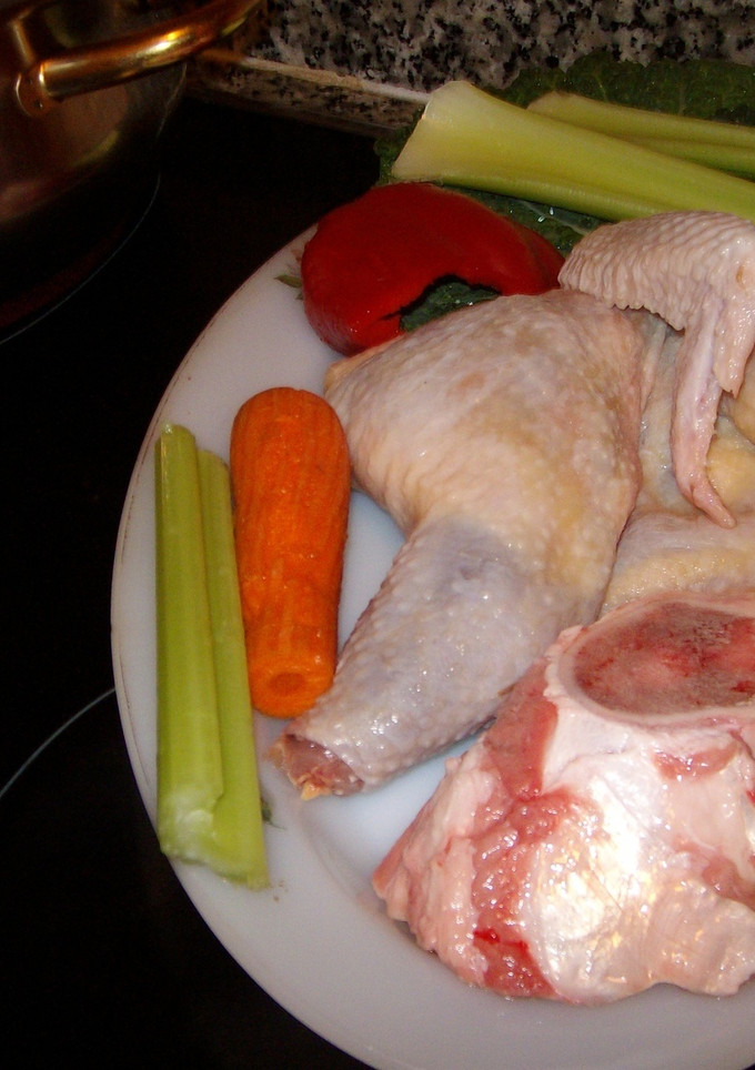 Una foto de Caldo de gallina