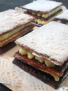 Una foto de Milhojas de hojaldre y crema pastelera