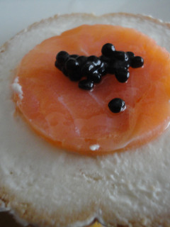 Una foto de Canapés de salmón y crema agria