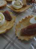 Crujiletas de codorniz y anchoas