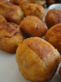 Una foto de Mini bolitas de flamenquín
