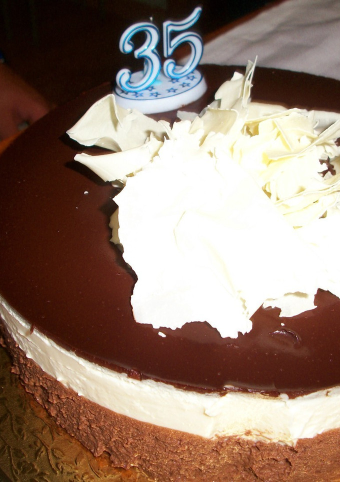 Una foto de Tarta tres capas de chocolates sin thermomix
