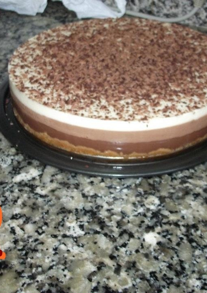 Una foto de Tarta flan de tres chocolates